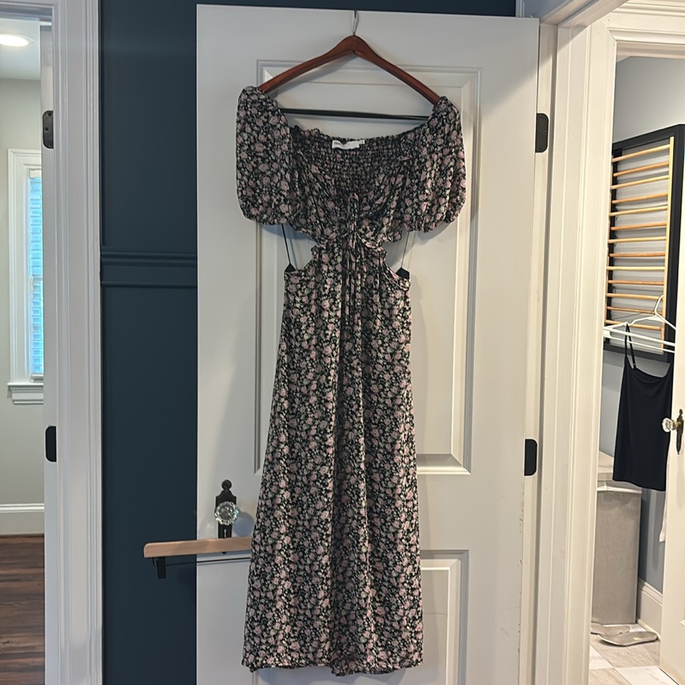 ASTR the label mid length floral dress